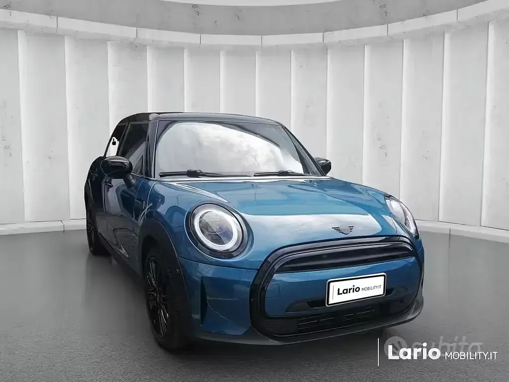 Usata Mini Cooper Classic 136 CV (100 kW) 2022 Blu Utilitaria