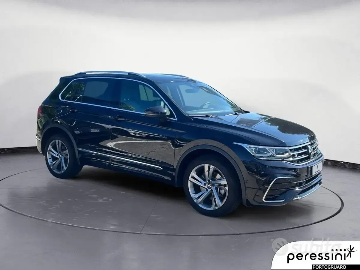Usata VW Tiguan R-line 245 CV (180 kW) 2023 Nero SUV