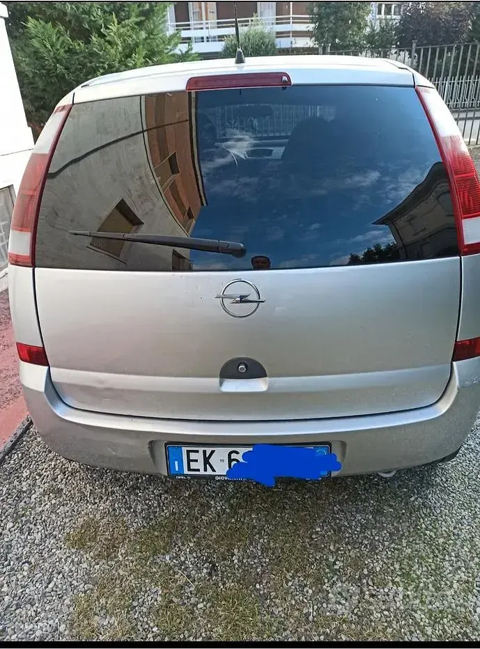 Usata Opel Meriva 101 CV (74 kW) 2012 Grigio Monovolume
