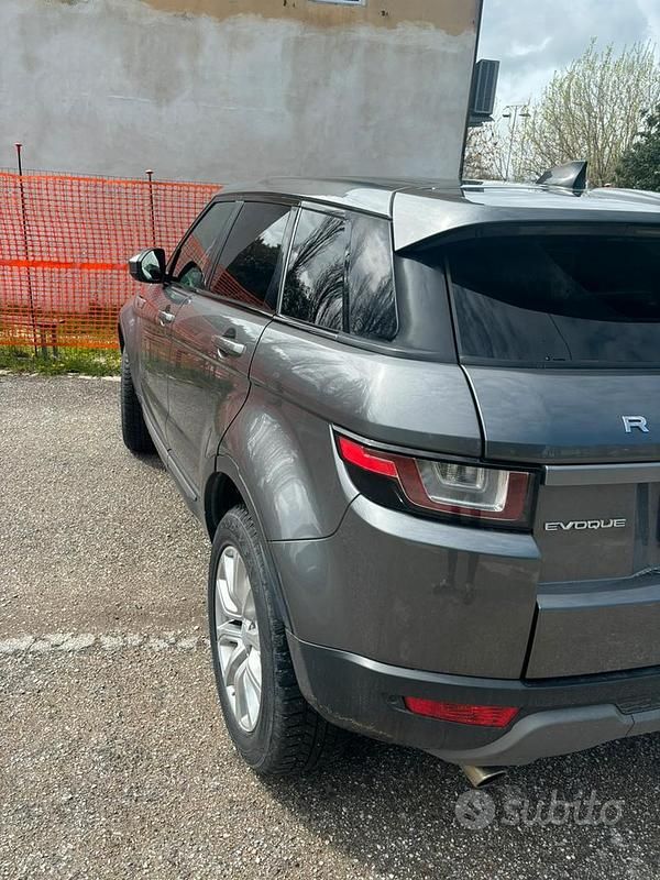 Grigio Usata 2018 Land Rover Range Rover evoque SUV | 12.500 € (Super prezzo) - Immagine 1/4