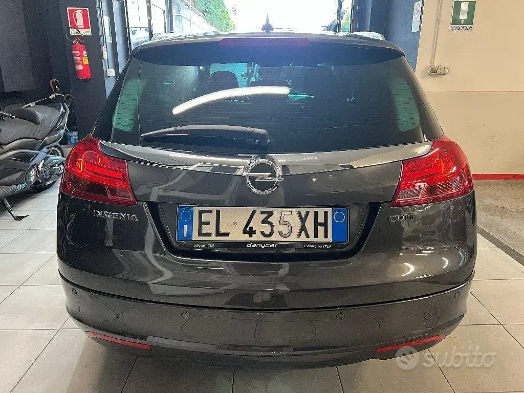 Usata Opel Insignia Cosmo 160 CV (117 kW) 2012 Grigio Station wagon