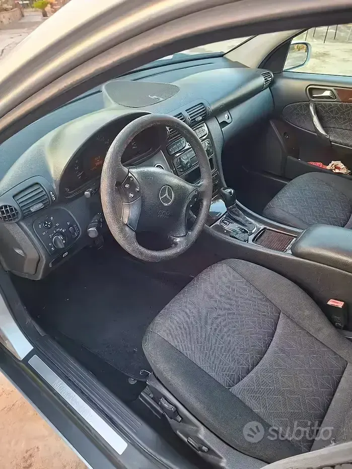 Usata Mercedes C220 Elegance 143 CV (105 kW) 2001 Grigio Berlina