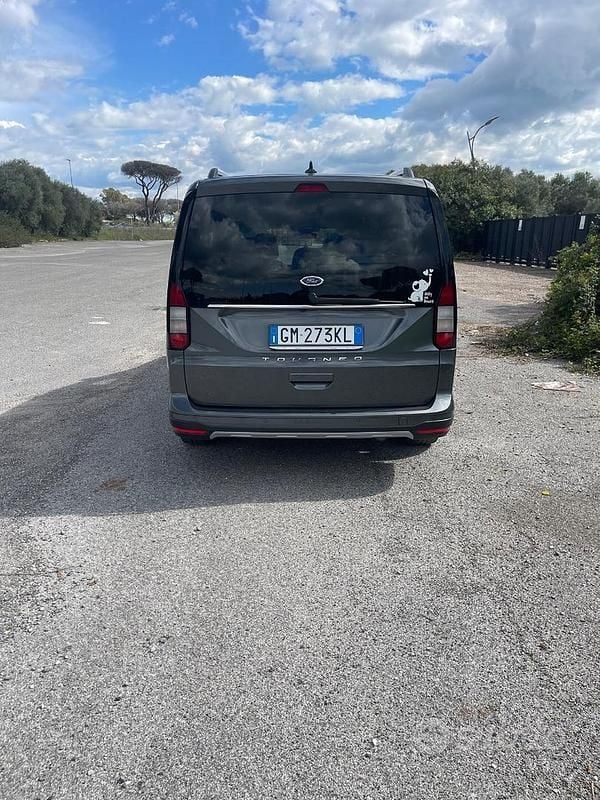 Usata Ford Grand Tourneo Connect Active 122 CV (89 kW) 2023 Grigio Monovolume