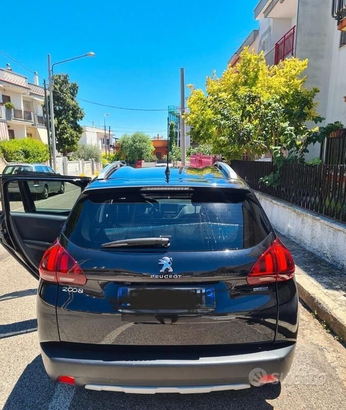 Usata Peugeot 2008 99 CV (72 kW) 2016 Nero SUV