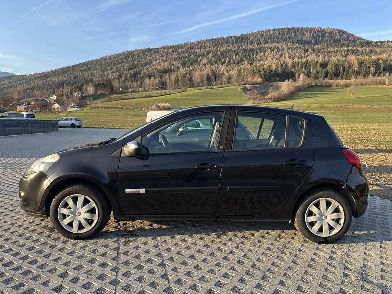 Usata Renault Clio II 75 CV (55 kW) 2010 Nero Berlina