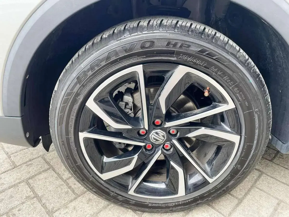 Usata MG ZS Luxury 106 CV (77 kW) 2023 Argento SUV