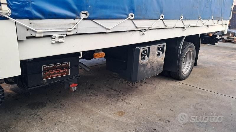 Usata Nissan Cabstar 106 CV (77 kW) 2001 Pick-up