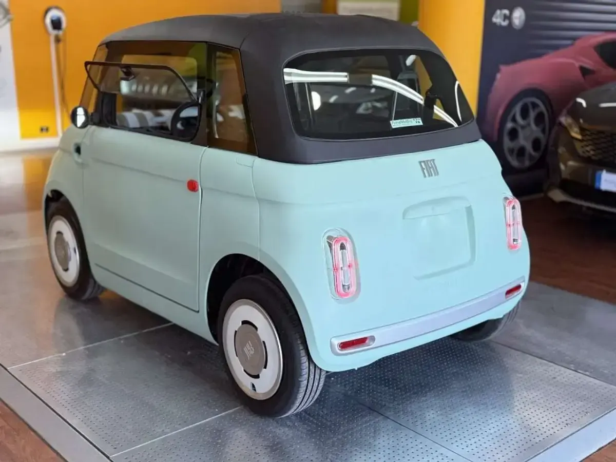 Uusi Fiat Topolino 5 kW (8 HP) 2026 Sininen Viistoperä