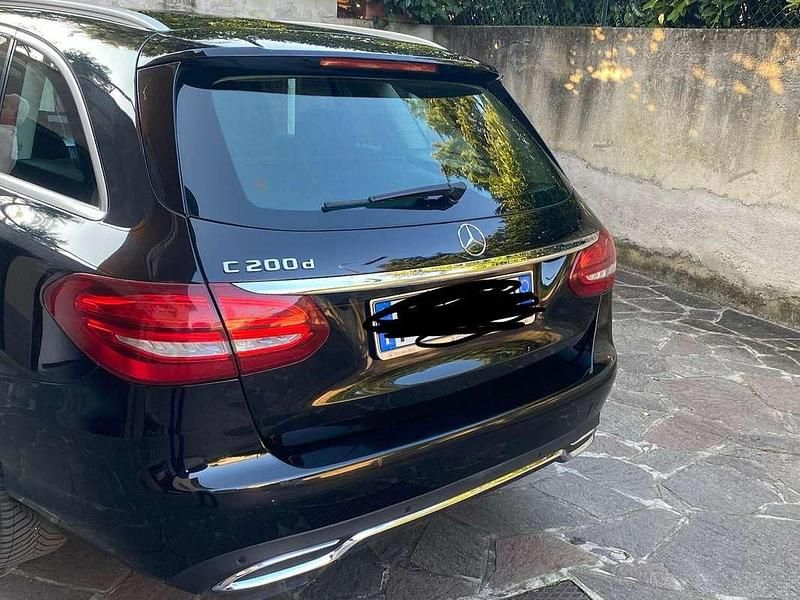 Usata Mercedes C200 Business 160 CV (117 kW) 2019 Nero Station wagon
