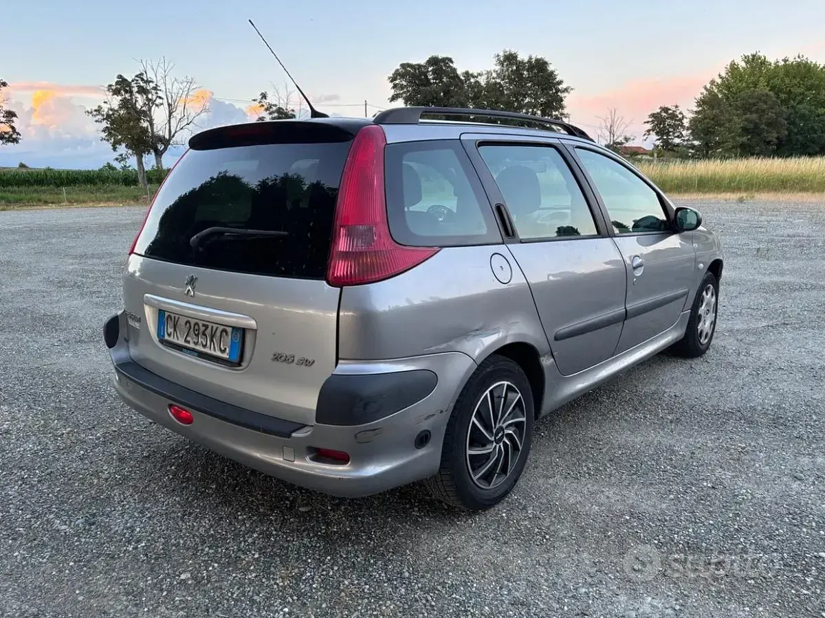 Usata Peugeot 206 75 CV (55 kW) 2005 Grigio Station wagon