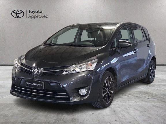 Usata Toyota Verso Active 132 CV (97 kW) 2017 Grigio Monovolume