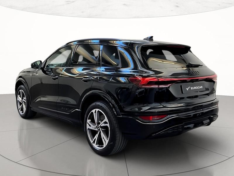 Nuova Audi Q6 e-tron S-Line 350 kW (476 CV) 2026 Nero mito metallizzato SUV