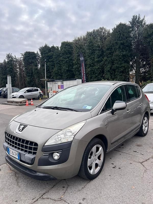 Usata Peugeot 3008 Business-Line 110 CV (80 kW) 2010 Oro SUV