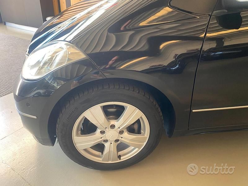 Usata Mercedes A180 Elegance 108 CV (79 kW) 2010 Nero Berlina