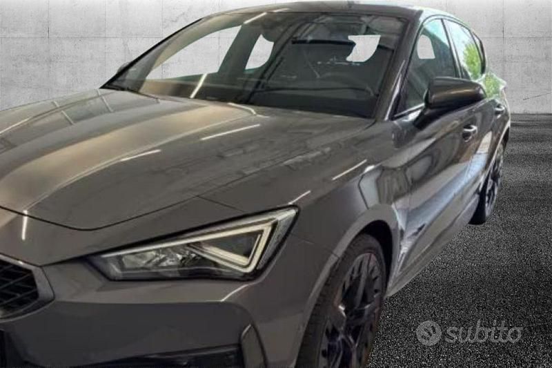Usata Cupra Leon VZ 245 CV (180 kW) 2021 Grigio metallizzato Berlina
