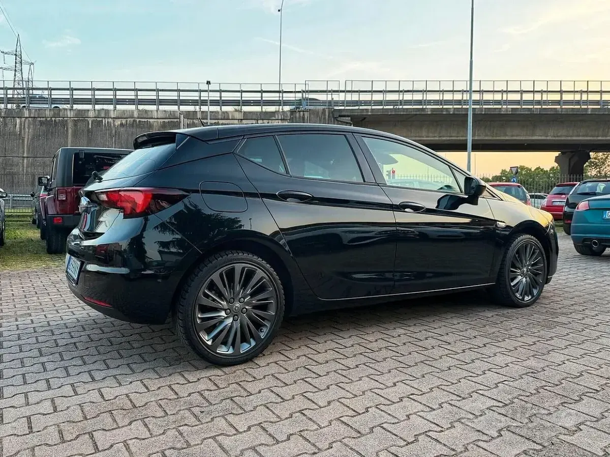 Usata Opel Astra GS Line 131 CV (96 kW) 2020 Nero Berlina