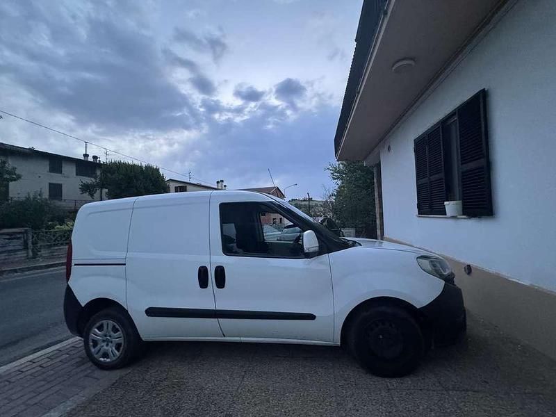 Usata Fiat Doblò Active 95 CV (69 kW) 2017 Bianco Monovolume
