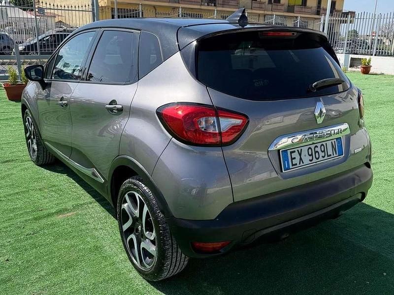 Usata Renault Captur 90 CV (66 kW) 2014 Grigio SUV