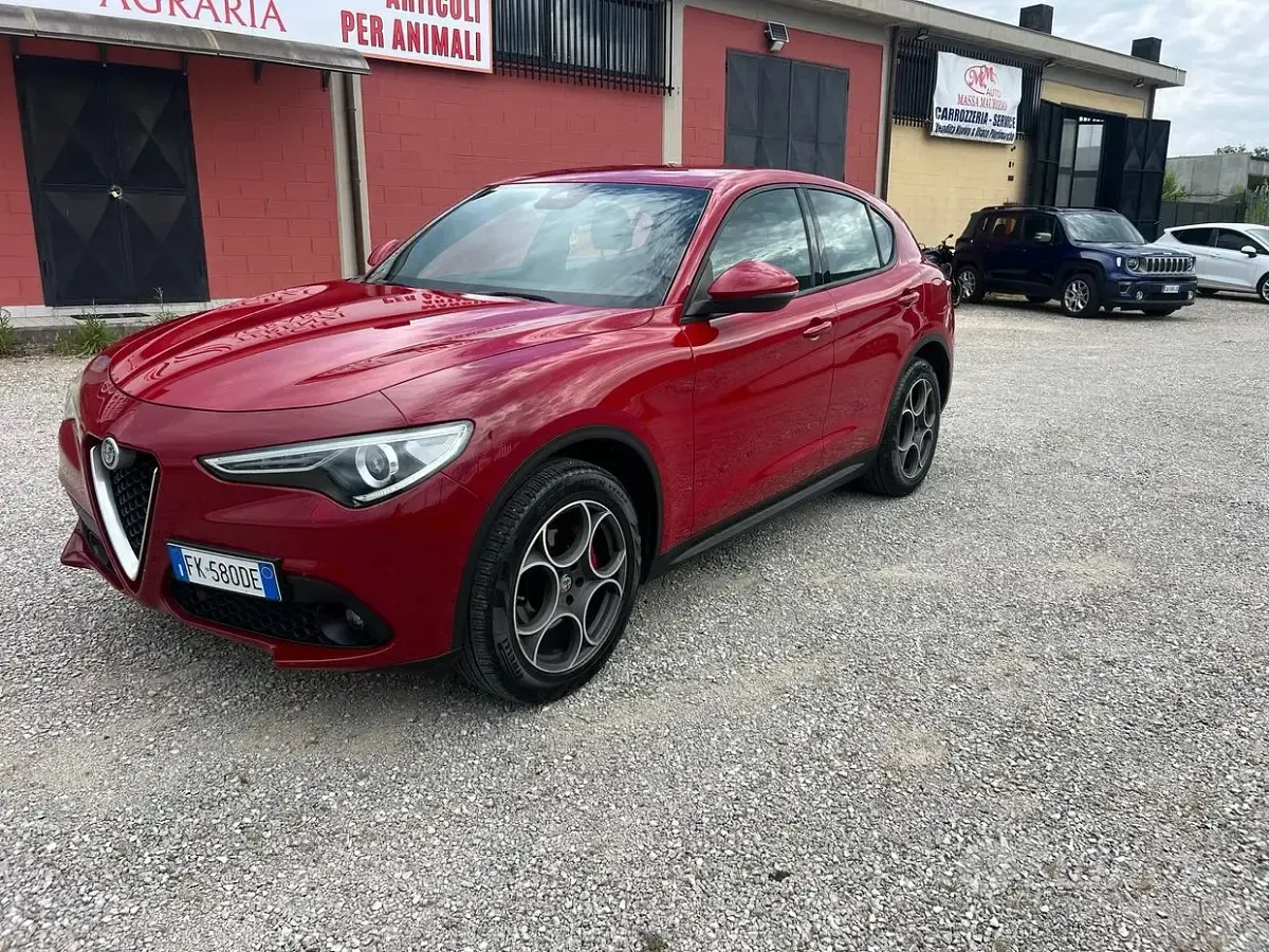 Usata Alfa Romeo Stelvio Business 210 CV (154 kW) 2017 Rosso SUV