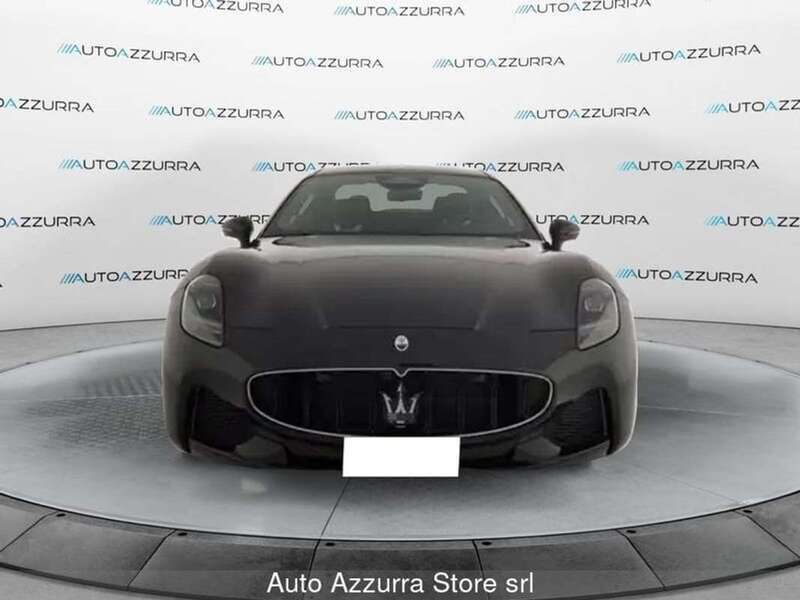 Usato 2023 Maserati Granturismo 3.0 Benzin 491 CV (183.000 €)