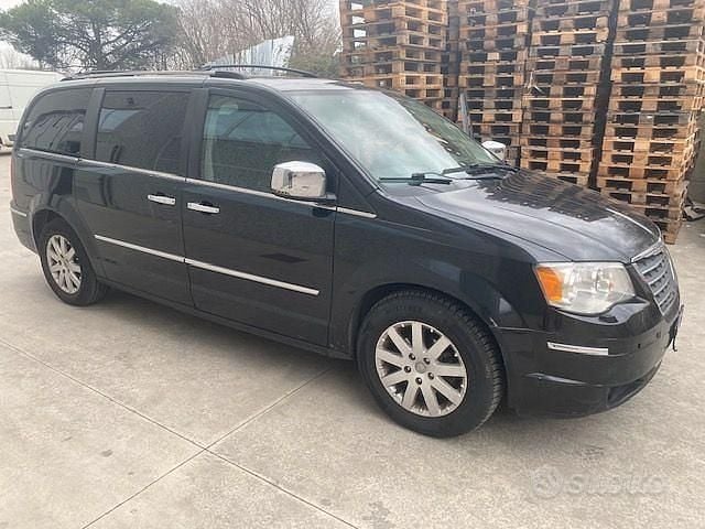 Usata Chrysler Grand Voyager 163 CV (119 kW) 2010 Nero Monovolume