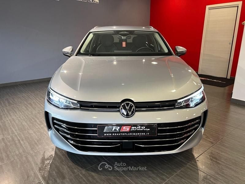 Usata VW Passat Business 150 CV (110 kW) 2024 Grigio Station wagon