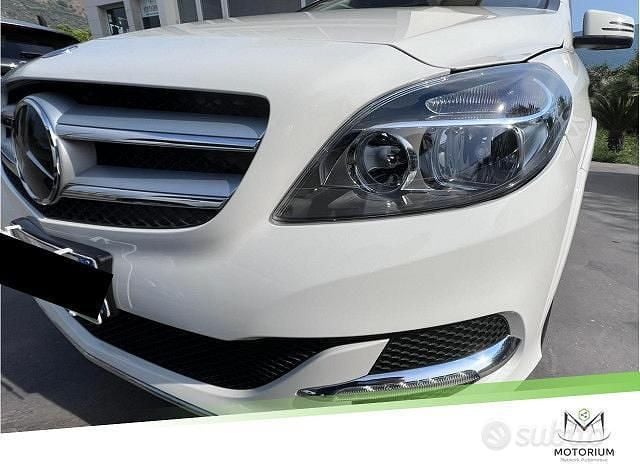 Usata Mercedes B250e 139 kW (190 CV) 2016 Bianco Monovolume