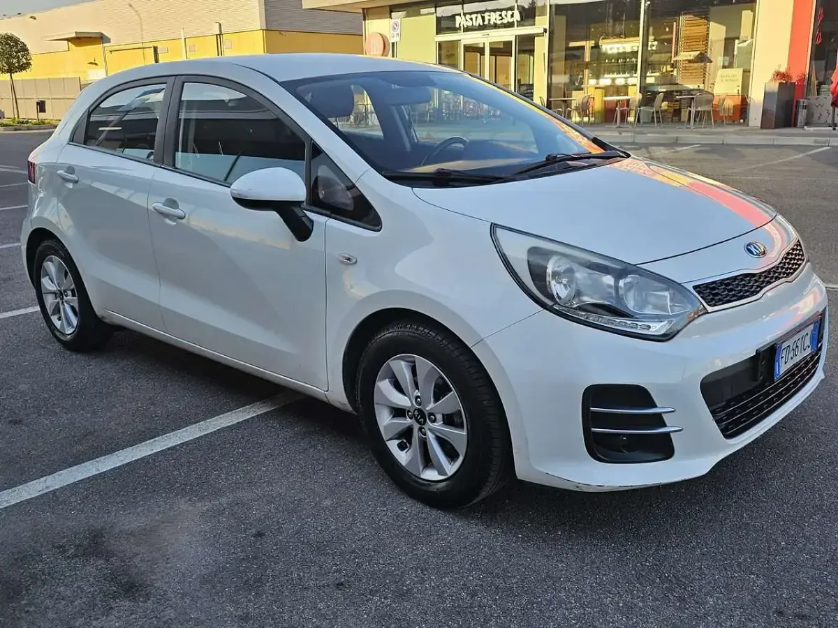 Usata Kia Rio 75 CV (55 kW) 2016 Other Utilitaria