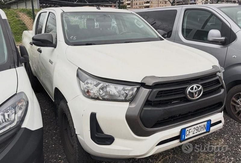 Second-hand Toyota HiLux Comfort 150 CP (110 kW) 2021 Alb Pickup
