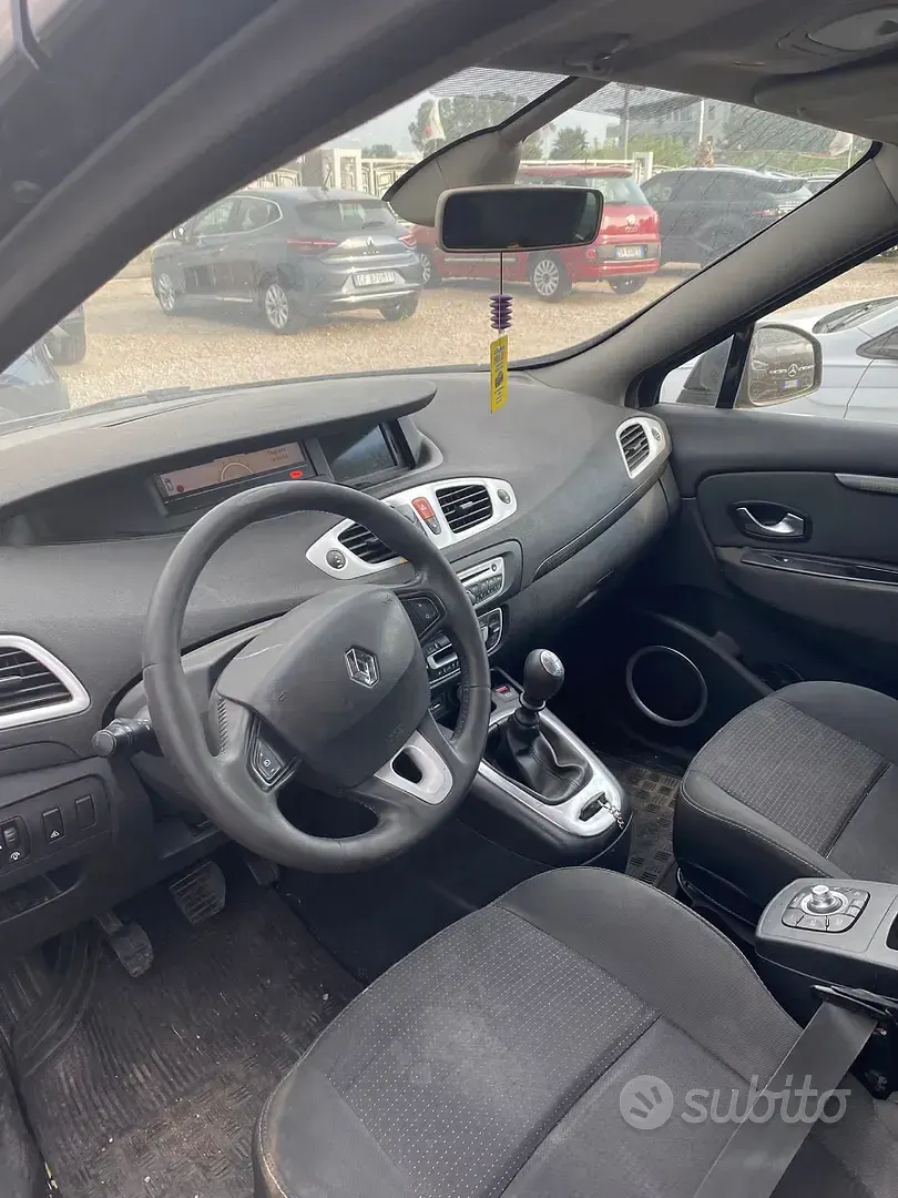 Usata Renault Scenic E-Tech 110 CV (80 kW) 2010 Grigio Monovolume