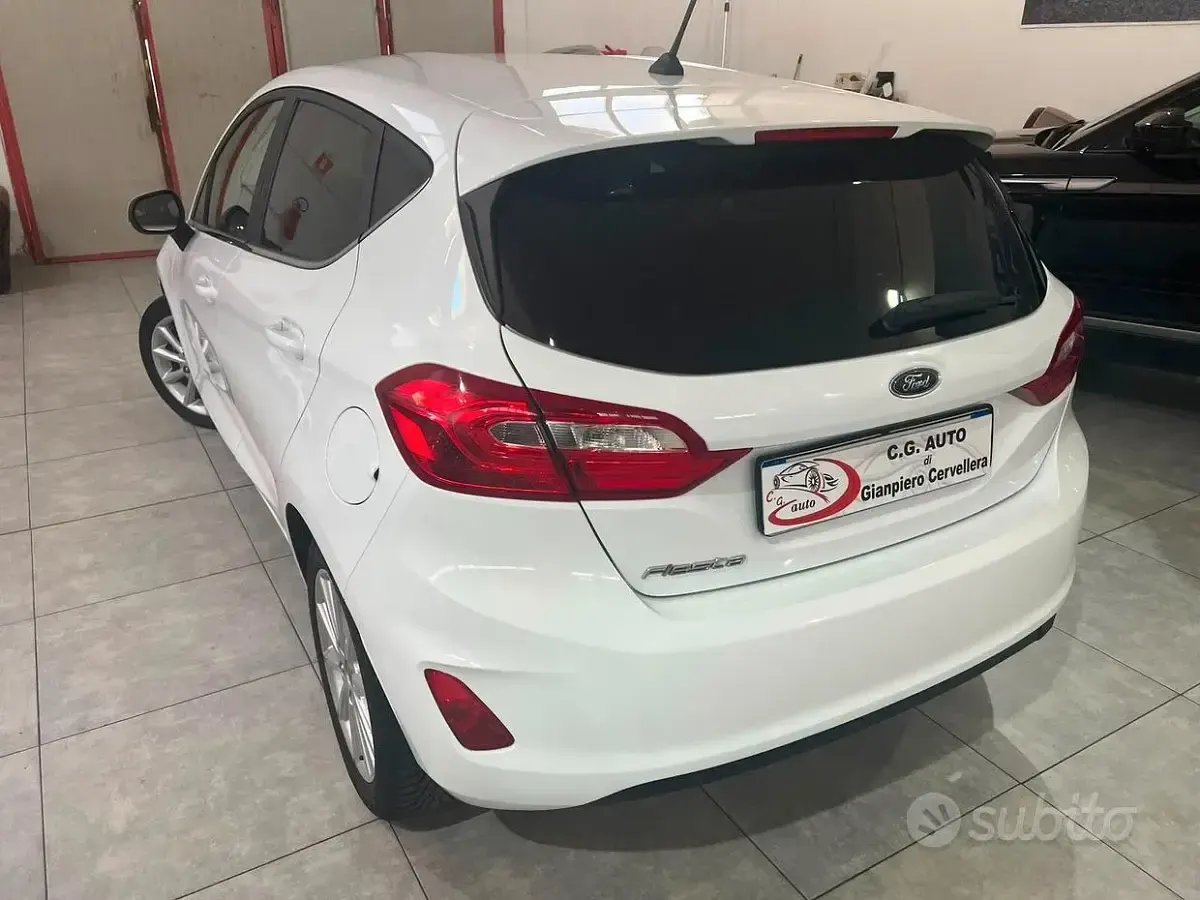 Usata Ford Fiesta Vignale 85 CV (62 kW) 2017 Bianco Utilitaria