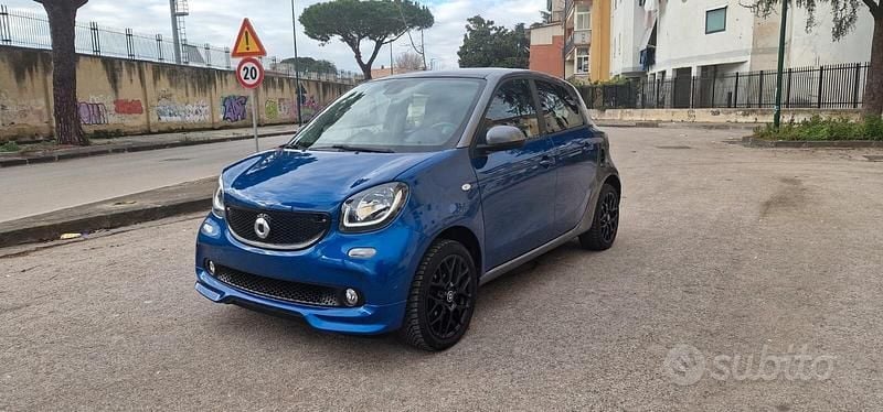 Usata Smart ForFour Brabus 90 CV (66 kW) 2019 Blu Utilitaria