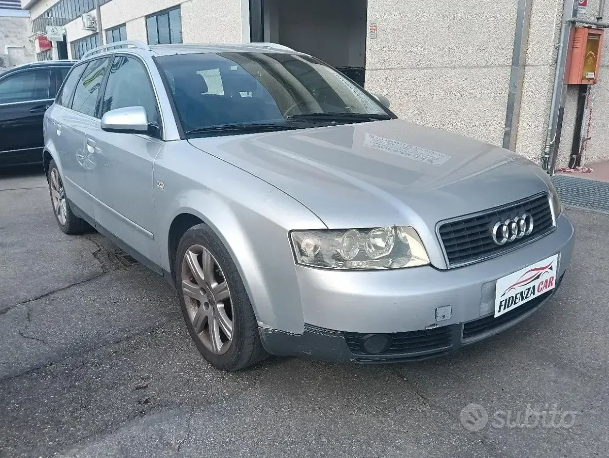 Usata Audi A4 116 CV (85 kW) 2004 Grigio Station wagon