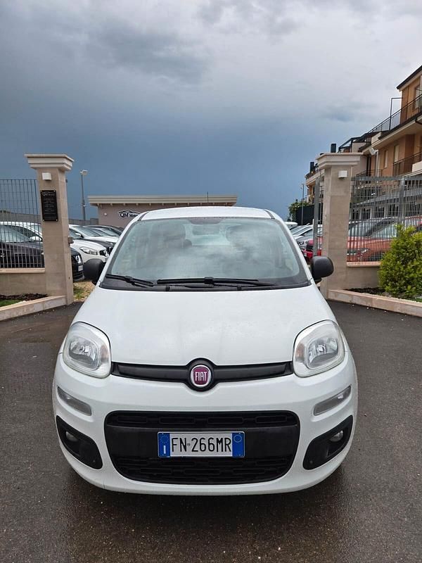 Usata Fiat Panda Lounge 69 CV (50 kW) 2018 Bianco Utilitaria