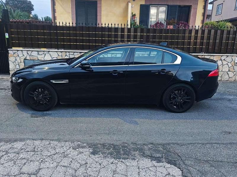 Usata Jaguar XE Prestige 179 CV (131 kW) 2016 Nero Berlina