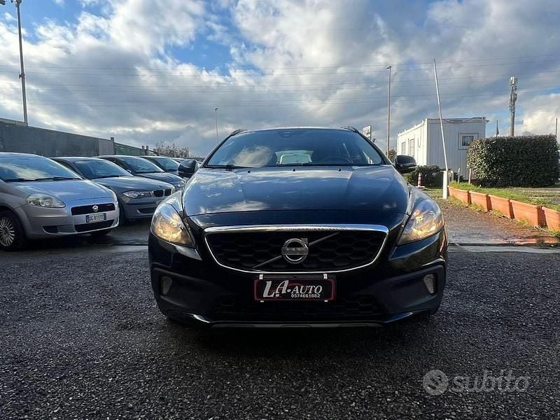 Usata Volvo V40 Momentum 2013 Nero Utilitaria