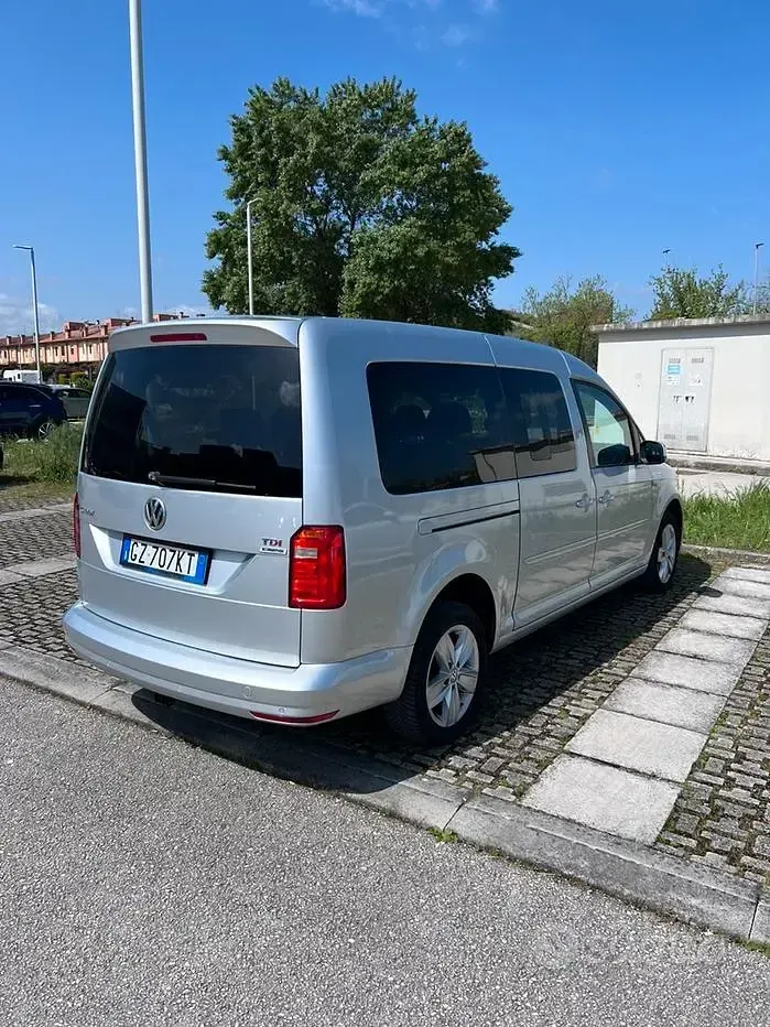 Usata VW Caddy 150 CV (110 kW) 2025 Grigio Monovolume