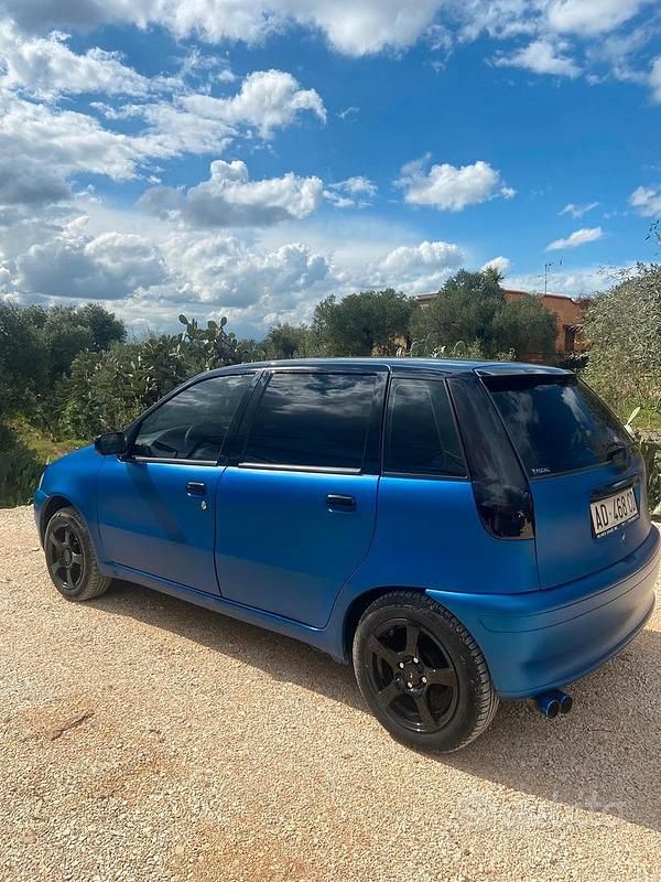 Usata Fiat Punto 73 CV (53 kW) 1999 Blu Utilitaria