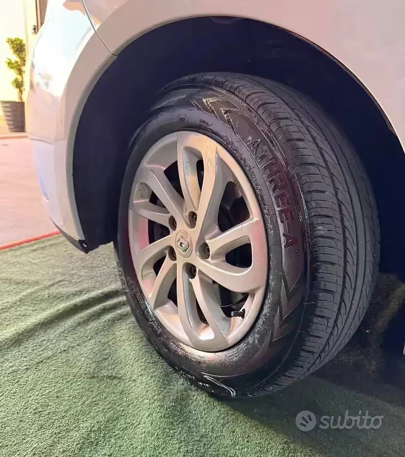 Usata Renault Scenic E-Tech 110 CV (80 kW) 2014 Bianco Utilitaria