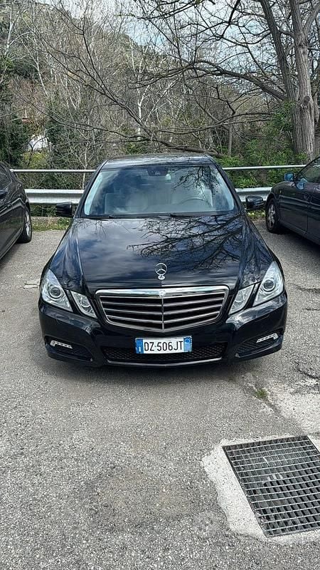 Usata Mercedes E220 170 CV (125 kW) 2009 Nero Berlina