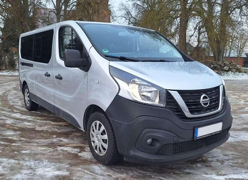 Usata Nissan NV300 125 CV (91 kW) 2018 Argento Furgone