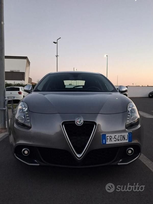 Usata Alfa Romeo Giulietta Super 120 CV (88 kW) 2018 Grigio Berlina