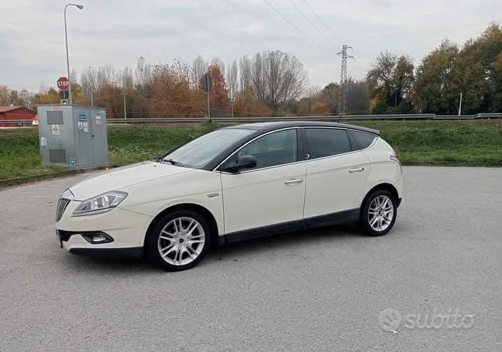 Usata Lancia Delta 120 CV (88 kW) 2009 Bianco Utilitaria