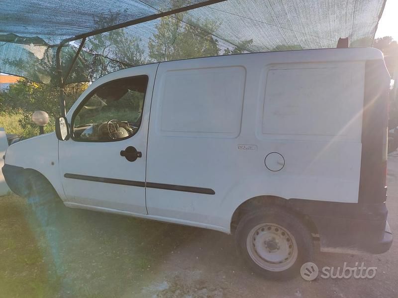 Usata Fiat Doblò 101 CV (74 kW) 2003 Bianco Monovolume
