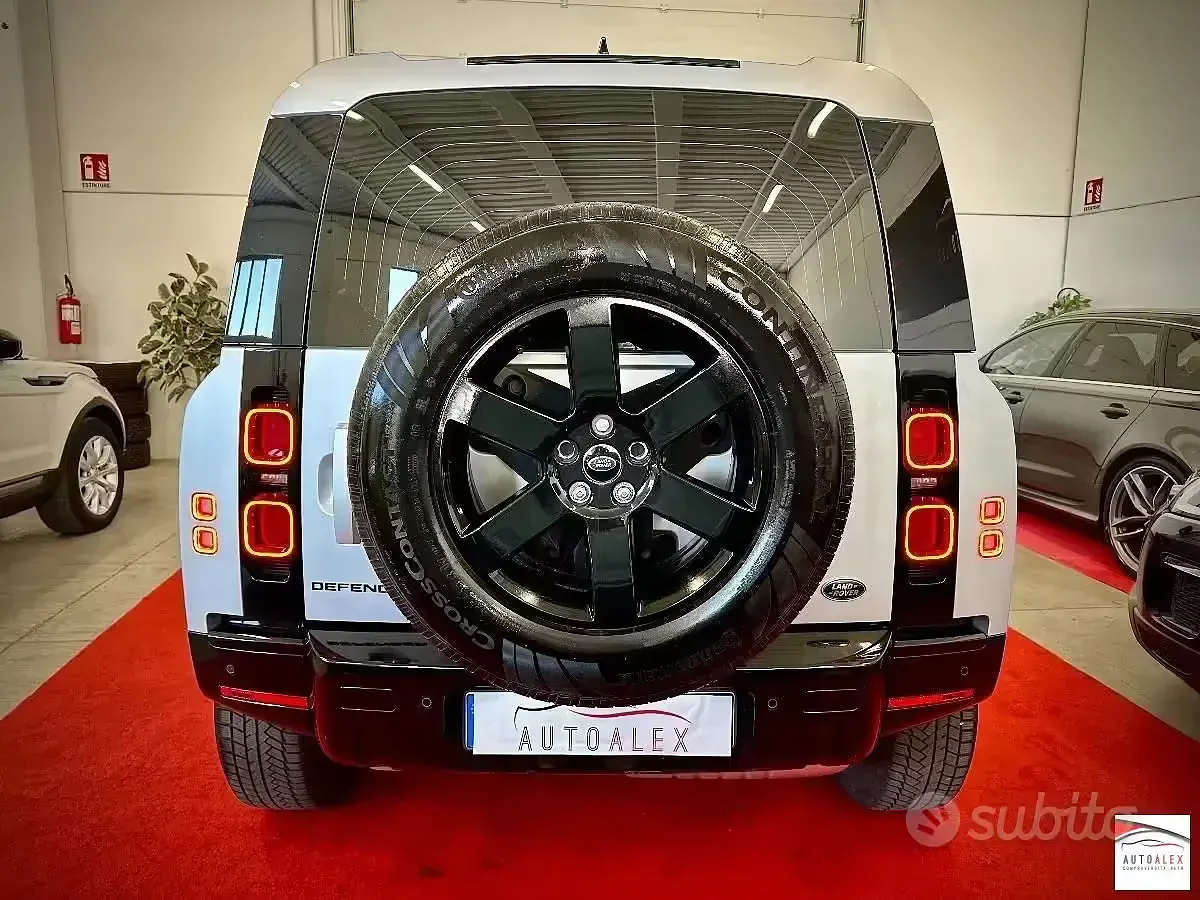 Usata Land Rover Defender S 200 CV (147 kW) 2021 Argento SUV
