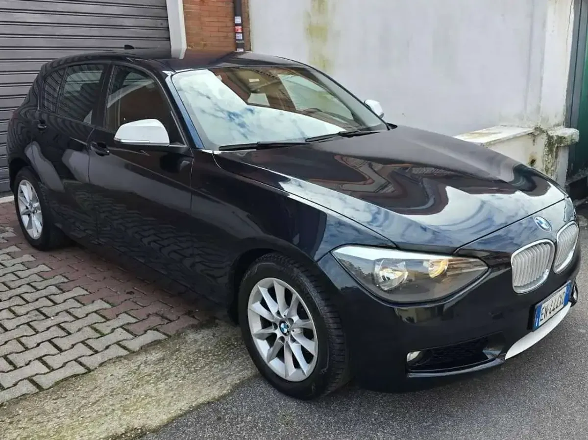 Usata BMW 118 143 CV (105 kW) 2012 Blu/azzurro Utilitaria