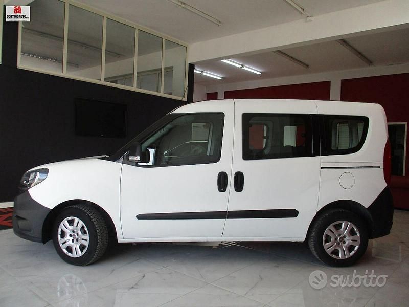 Usata Fiat Doblò 95 CV (69 kW) 2017 Bianco Monovolume