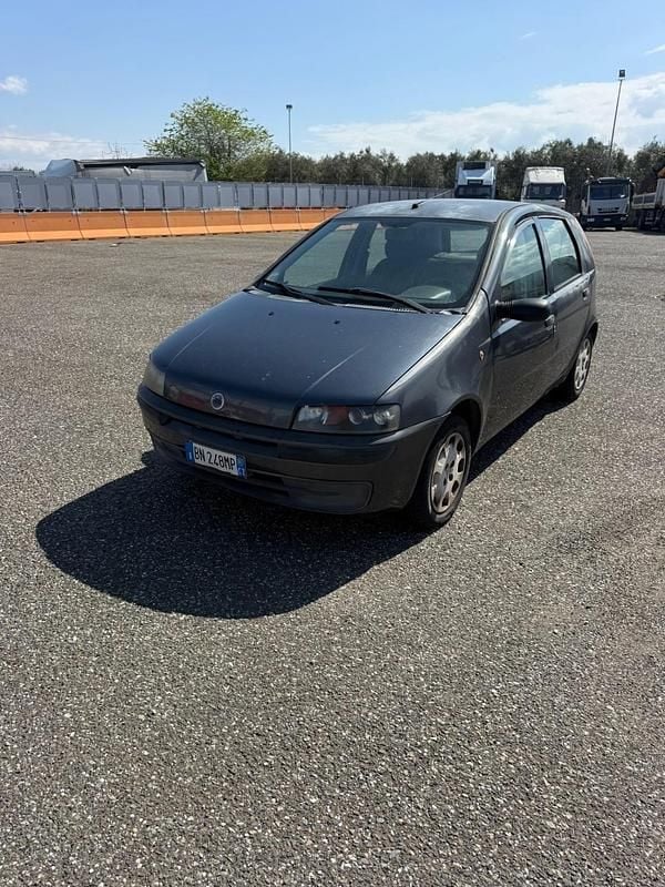 Usata Fiat Punto 80 CV (58 kW) 2001 Nero Utilitaria