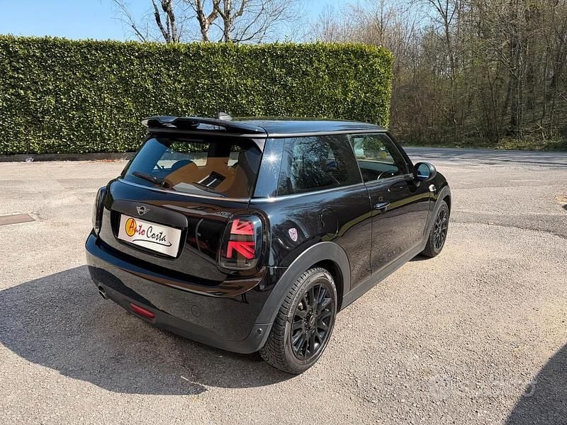 Usata Mini ONE Hype 102 CV (75 kW) 2019 Nero Utilitaria