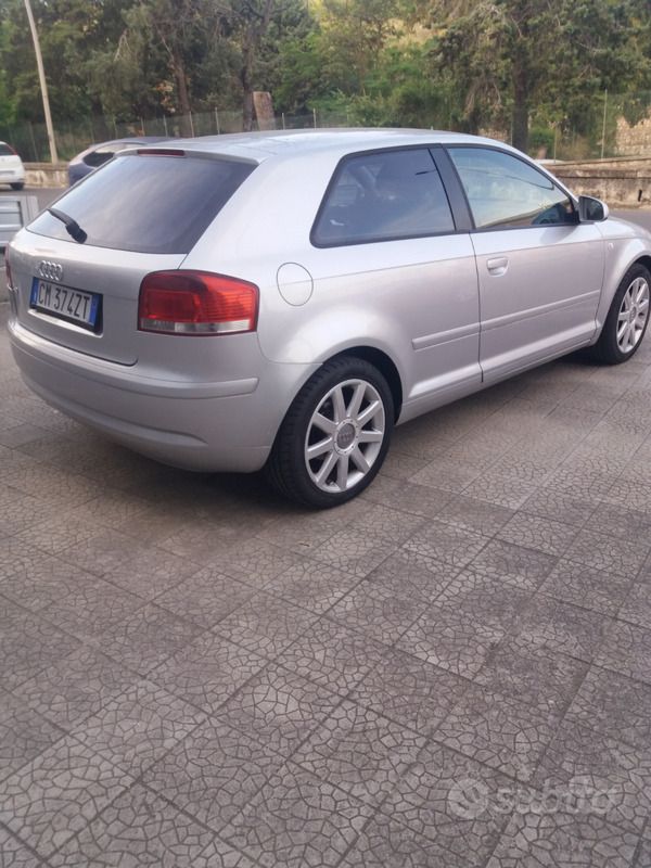 Usata 2004 Audi A3 Ambition Coupé | 2250 € (Buon prezzo) - Immagine 1/2